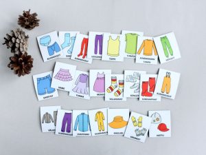 Nepsy Tips lapsen toiminnanohjauksen tukemiseen suunnitellut magneettiset kuvatukikortit Pukukortti kuvasarja, jossa 23 erilaista vaatetta ja asustetta.