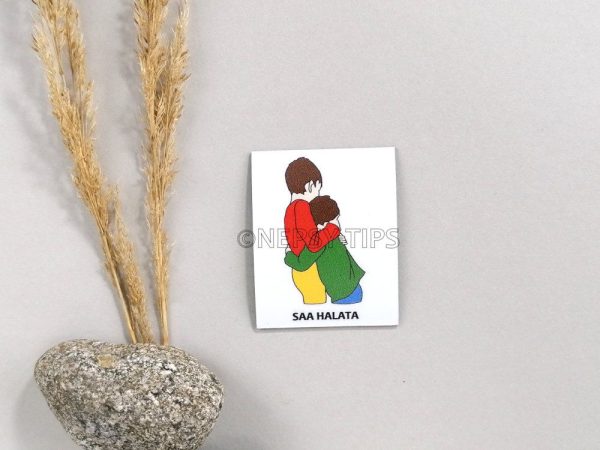 Nepsy Tips lapsen toiminnanohjauksen tukemiseen suunniteltu magneettinen kuvatukikortti Saa halata, joka kuuluu Käytös kuvasarjaan. Saa halata kuvatukikortissa on kaksi lasta halaamassa toisiaan.