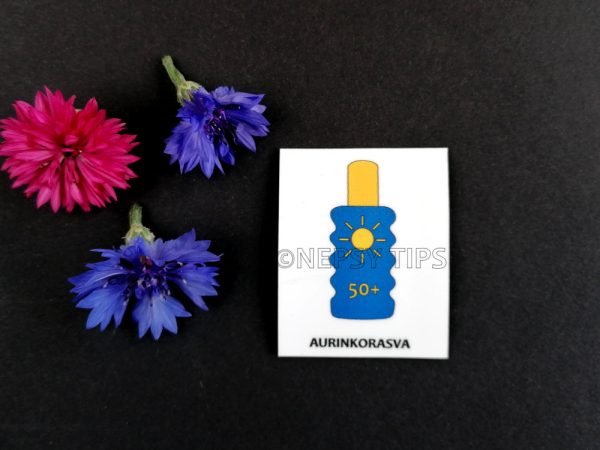 Nepsy Tips lapsen toiminnanohjauksen tukemiseen suunniteltu magneettinen kuvatukikortti Aurinkorasva, joka kuuluu Rannalle kuvatukisarjaan. Aurinkorasva kuvatukikortissa on sininen aurinkorasvapullo.