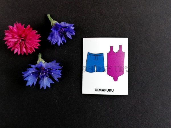 Nepsy Tips lapsen toiminnanohjauksen tukemiseen suunniteltu magneettinen kuvatukikortti Uimapuku, joka kuuluu Rannalle kuvatukisarjaan. Uimapuku kortissa on siniset uimashortsit ja violetti uimapuku.